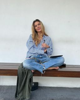 Carolina Dieckmann feet photo thumbnail