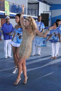 Carolina Dieckmann feet photo thumbnail