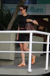 Carolina Ferraz feet photo 10