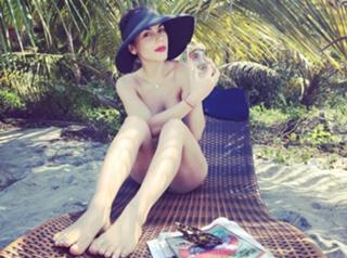 Carolina Gaitan feet photo 2
