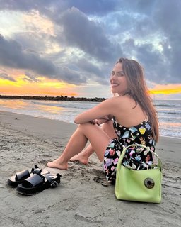 Carolina Gaitan feet photo 8