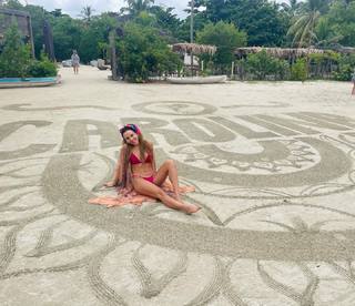 Carolina Gaitan feet photo 17