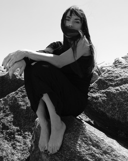 Carolina Gaitan feet photo 14