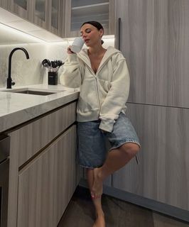 Carolina Gaitan feet photo 3