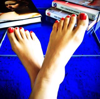 Carolina Kasting feet photo thumbnail