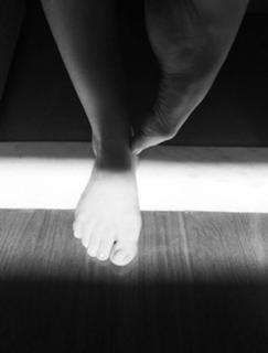 Carolina Kasting feet photo thumbnail