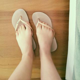 Carolina Kasting feet photo thumbnail
