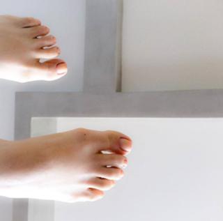 Carolina Kasting feet photo thumbnail