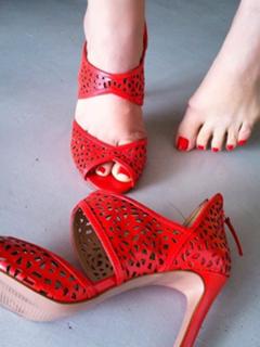 Carolina Kasting feet photo thumbnail