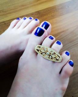 Carolina Kasting feet photo thumbnail