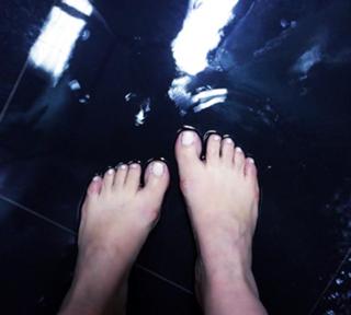 Carolina Kasting feet photo thumbnail