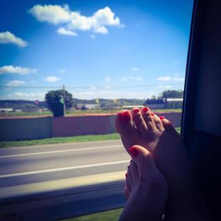 Carolina Kasting feet photo thumbnail