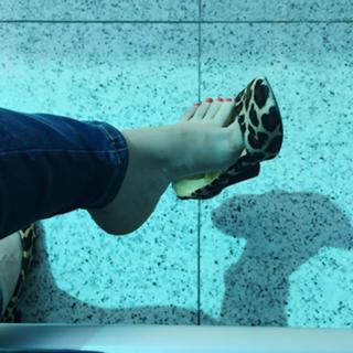 Carolina Kasting feet photo thumbnail
