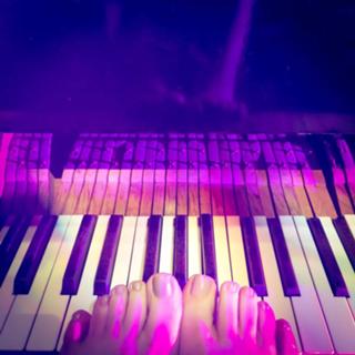 Carolina Kasting feet photo thumbnail