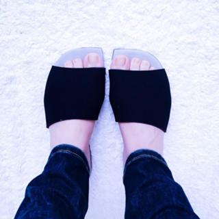 Carolina Kasting feet photo thumbnail