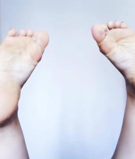 Carolina Kasting feet photo thumbnail