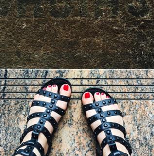 Carolina Kasting feet photo thumbnail