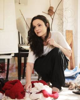 Carolina Kasting feet photo thumbnail