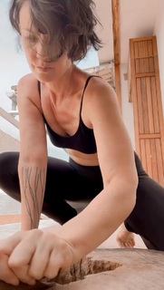 Carolina Kasting feet photo thumbnail