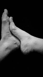Carolina Kasting feet photo thumbnail