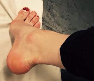 Carolina Kostner feet photo 17