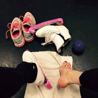 Carolina Kostner feet photo 8