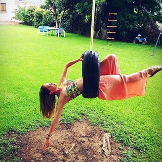 Carolina Miranda feet photo thumbnail