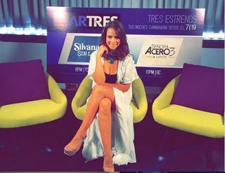 Carolina Miranda feet photo thumbnail