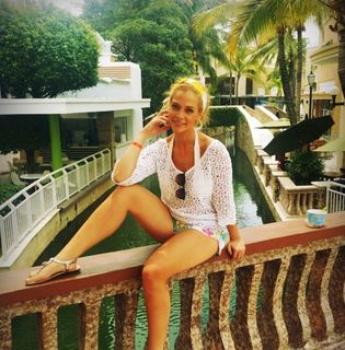 Carolina Miranda feet photo thumbnail
