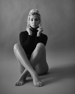 Carolina Miranda feet photo thumbnail