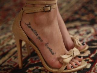 Carolina Oliveira feet photo 17
