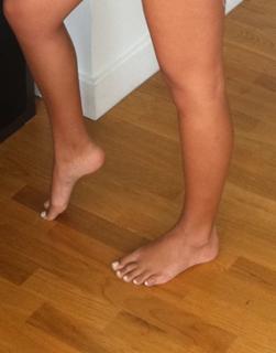 Carolina Oliveira feet photo 7
