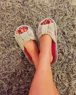 Carolina Oliveira feet photo 19