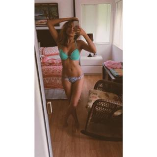 Carolina Oliveira feet photo 20