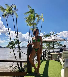 Carolina Oliveira feet photo 3
