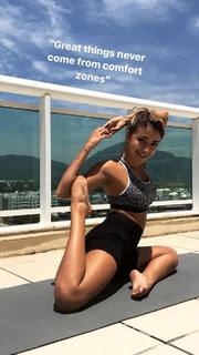 Carolina Oliveira feet photo 12