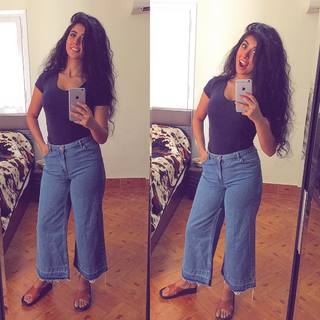 Caroline Azmy feet photo thumbnail