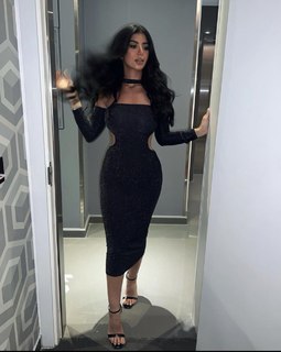 Caroline Azmy feet photo thumbnail