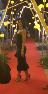 Caroline Azmy feet photo thumbnail