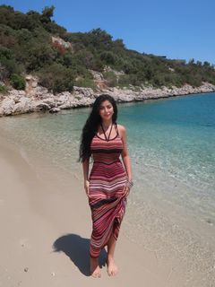 Caroline Azmy feet photo thumbnail