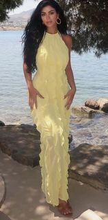 Caroline Azmy feet photo thumbnail