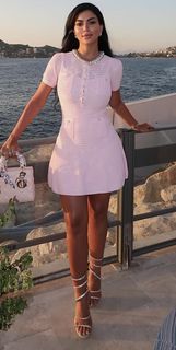 Caroline Azmy feet photo thumbnail