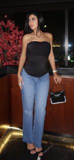 Caroline Azmy feet photo 9