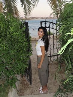 Caroline Azmy feet photo 3