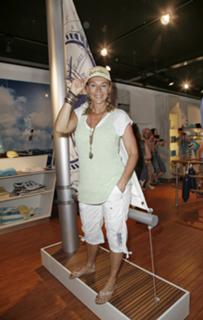 Caroline Beil feet photo thumbnail