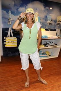 Caroline Beil feet photo thumbnail