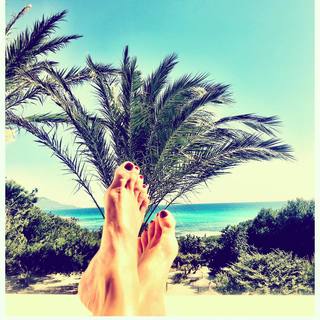 Caroline Beil feet photo thumbnail