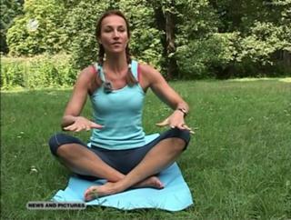 Caroline Beil feet photo thumbnail