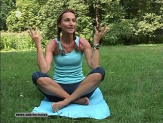 Caroline Beil feet photo thumbnail