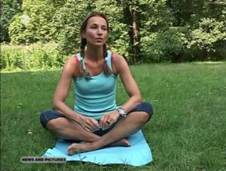 Caroline Beil feet photo thumbnail